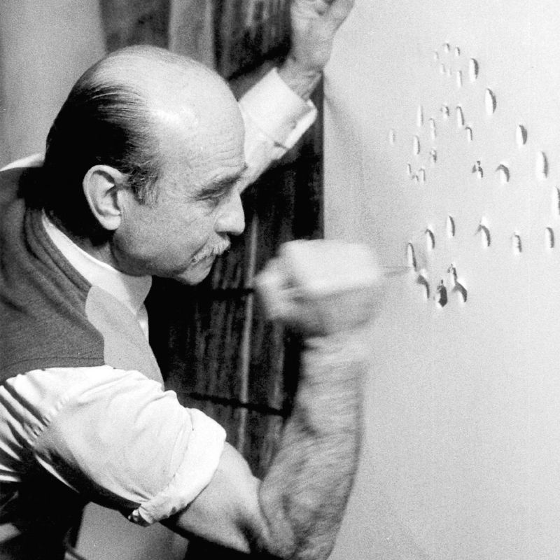 Lucio Fontana