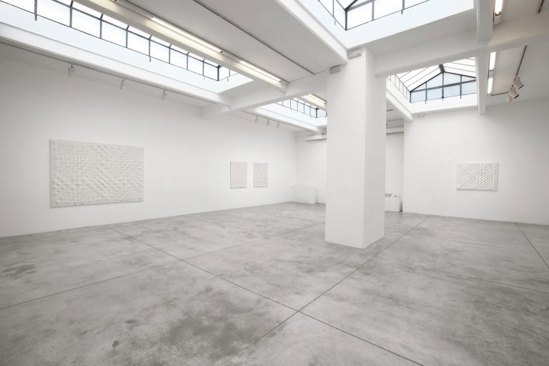 Enrico Castellani - Cardi Gallery Milan