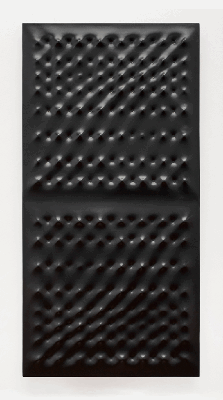 Enrico Castellani - Superficie in alluminio (Superficie nera), 2008