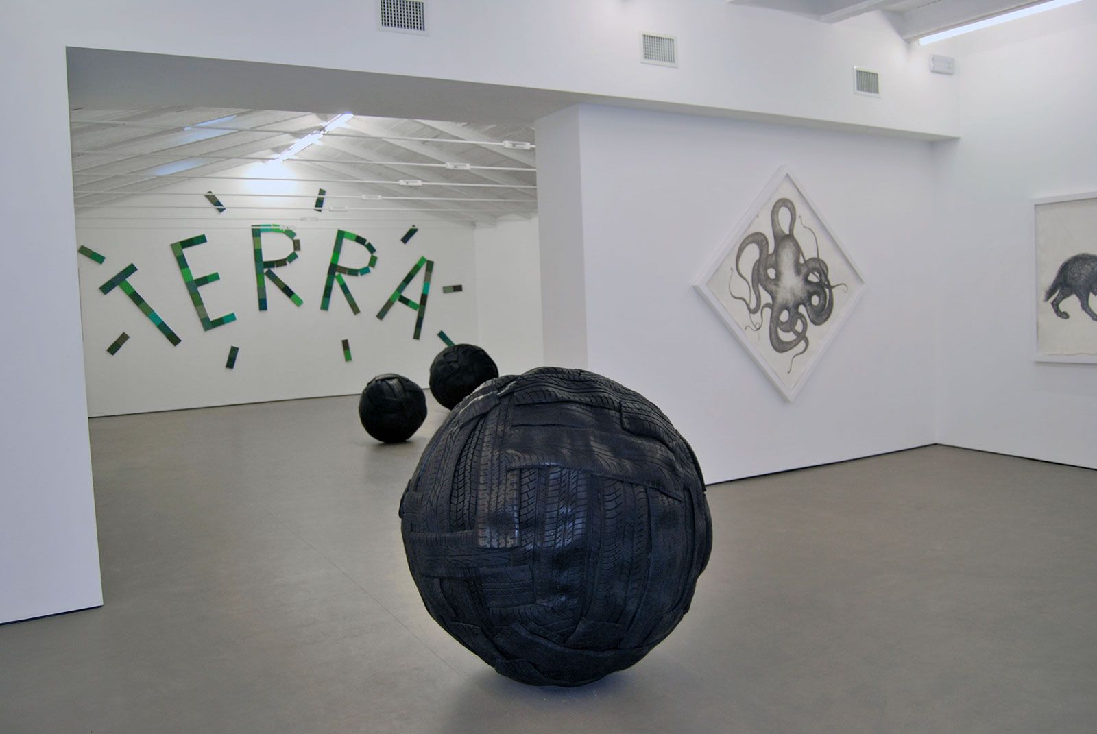 Paolo Canevari / Peter Wüthrich - Cardi Gallery Pietrasanta 2009 - Installation views