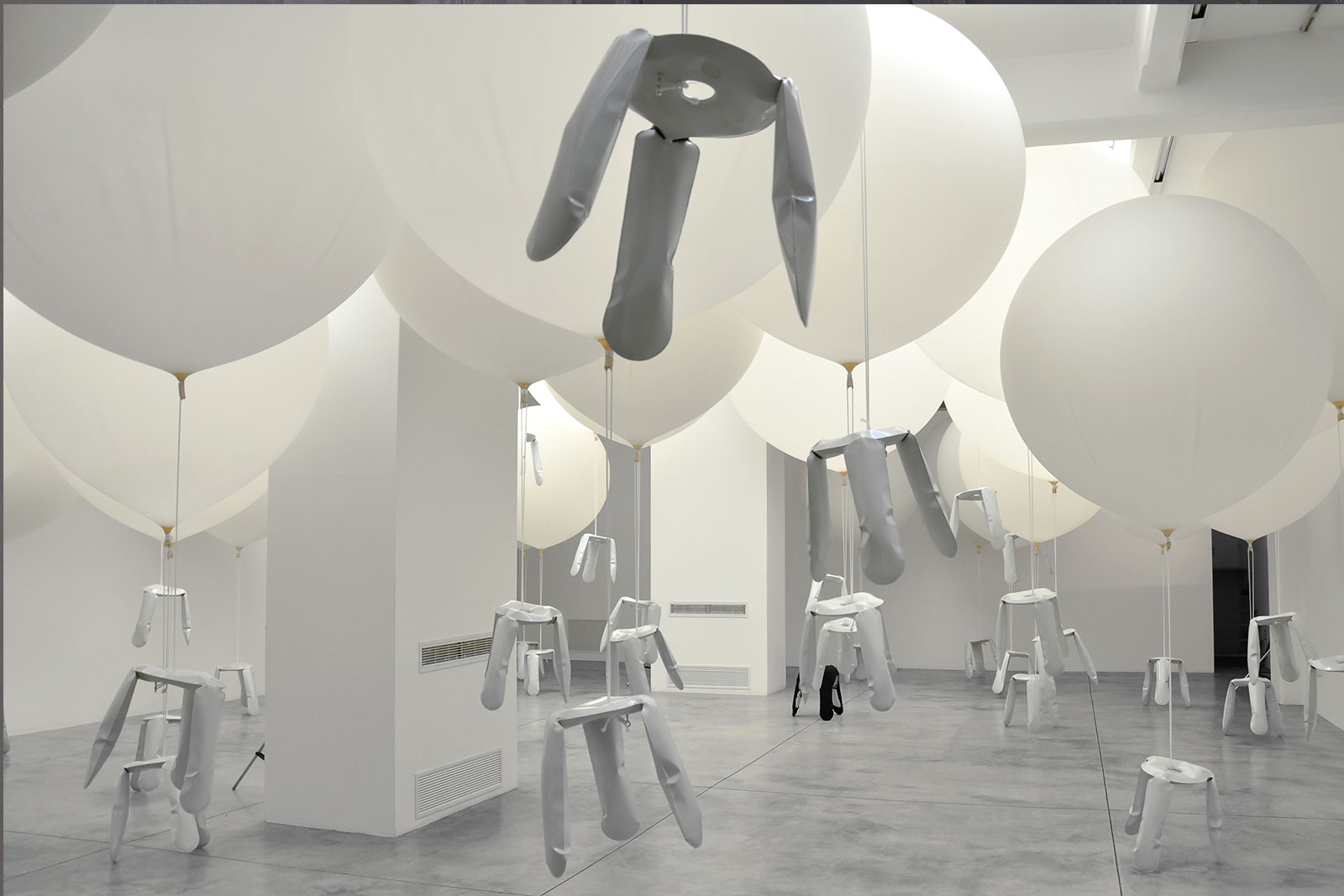 Oskar Zieta - Cardi Gallery Milan - 2011