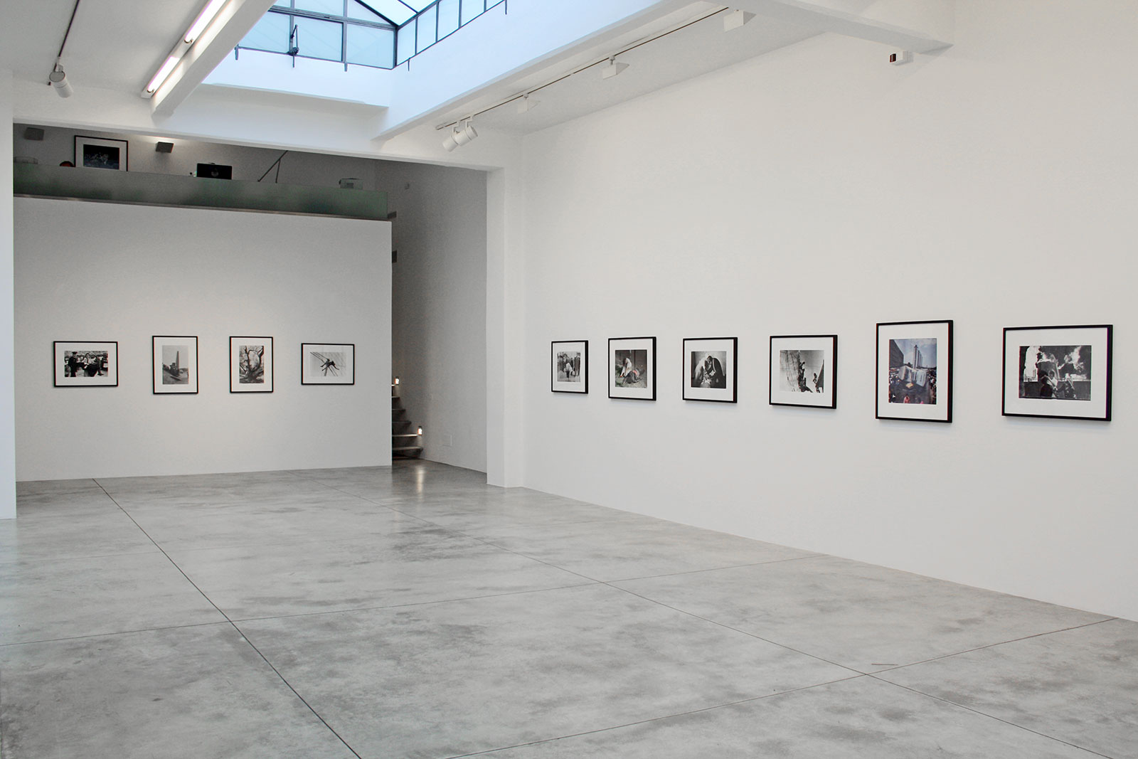 Background story - Cardi Gallery Milan 2009 - Installation views