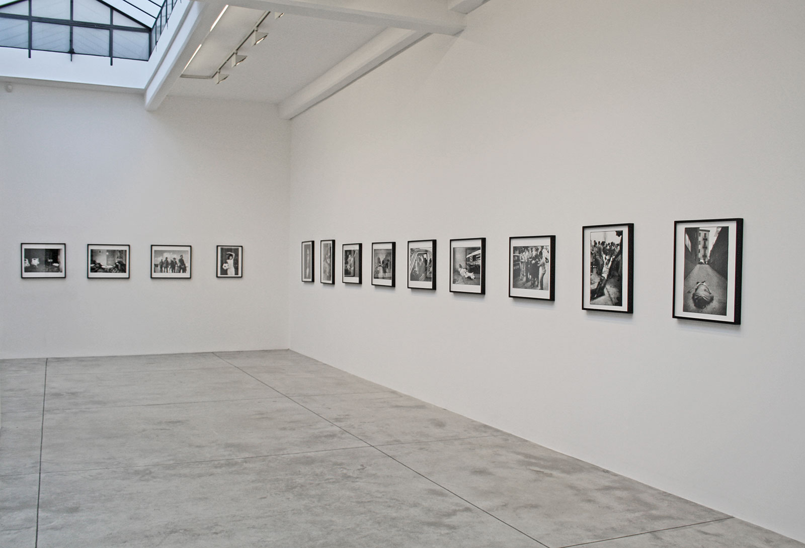 Background story - Cardi Gallery Milan 2009 - Installation views